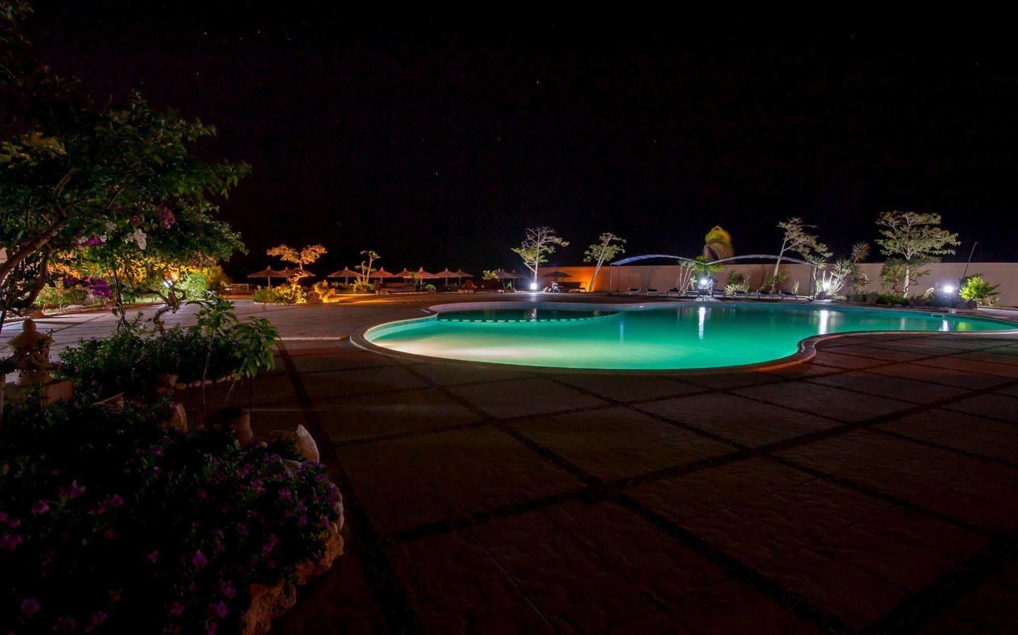 Navy Chalets Chaletu